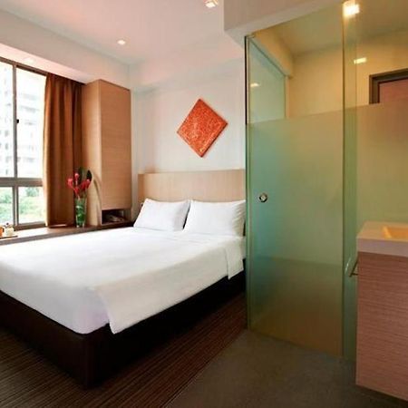 Hotel Reddoorz Premium @ Balestier Singapore Esterno foto