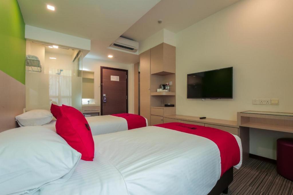 Hotel Reddoorz Premium @ Balestier Singapore Esterno foto