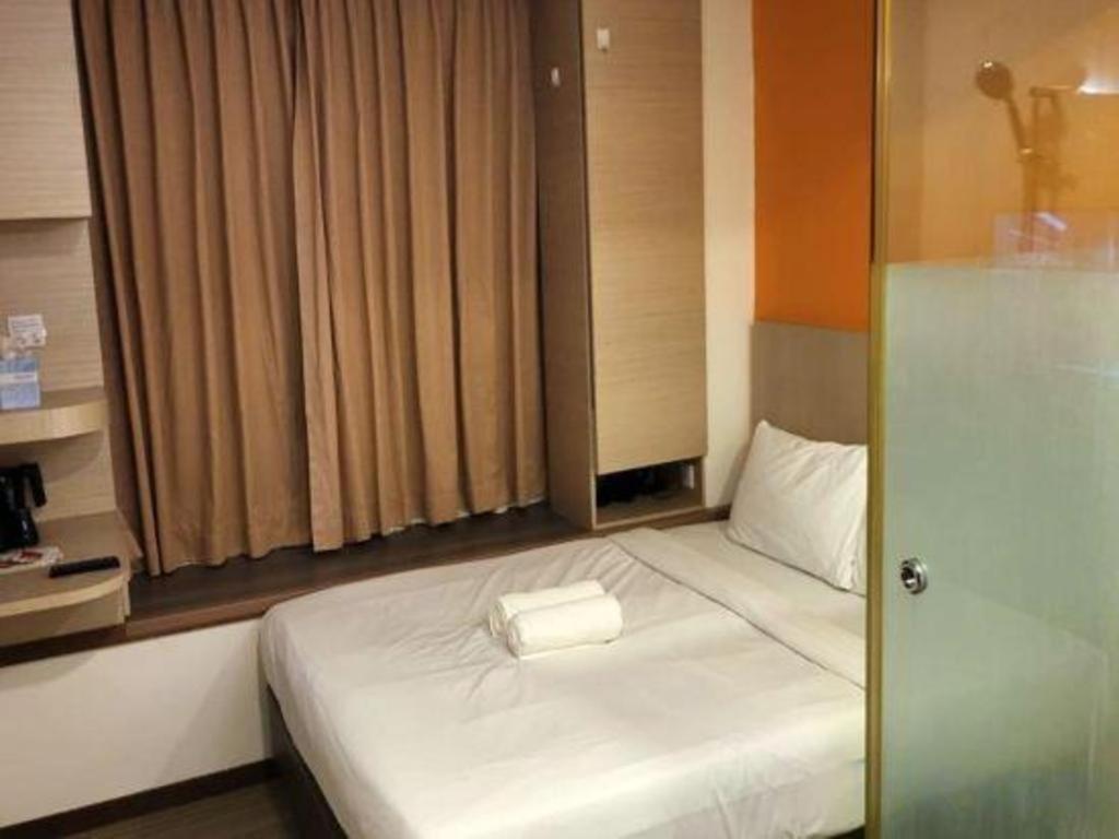 Hotel Reddoorz Premium @ Balestier Singapore Esterno foto